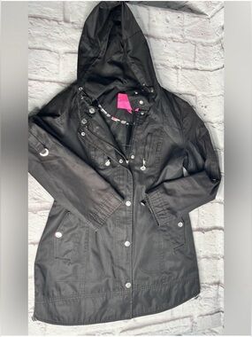 Betsey Johnson hooded raincoat black size medium